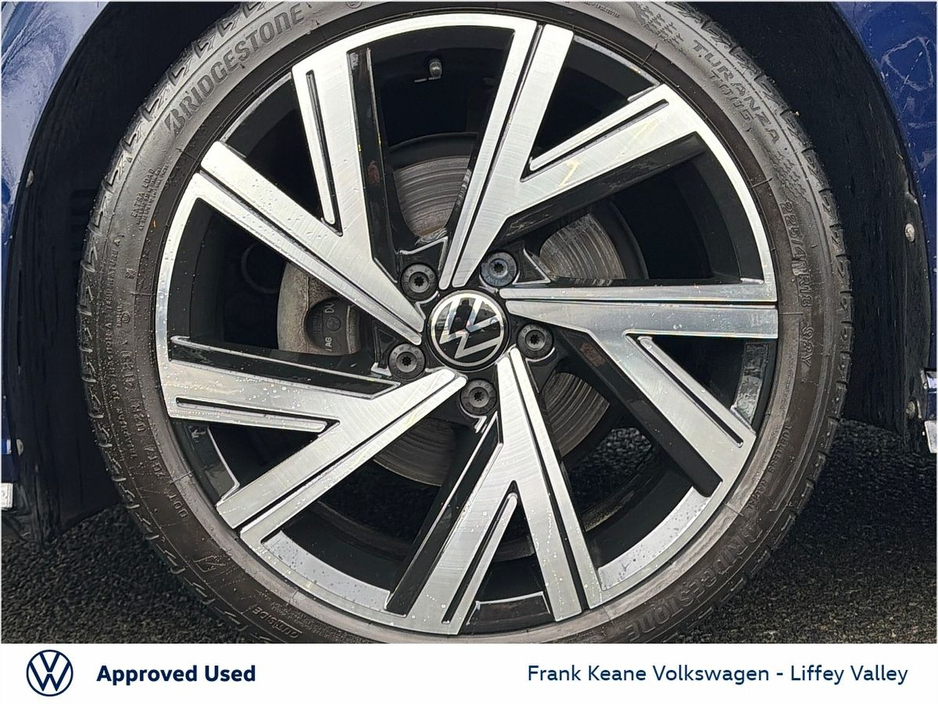 2024 Volkswagen Golf - image 8