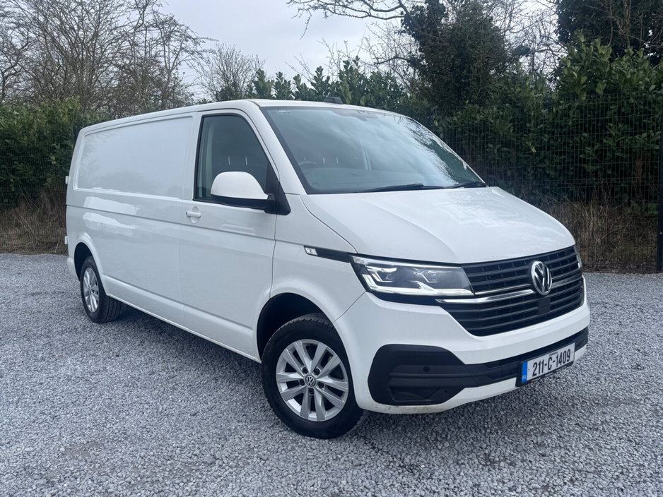 2021 Volkswagen Transporter - image 4