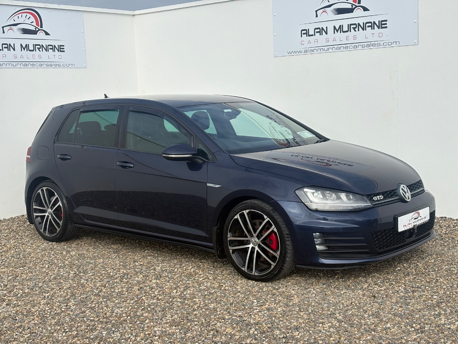 2016 Volkswagen Golf - image 2