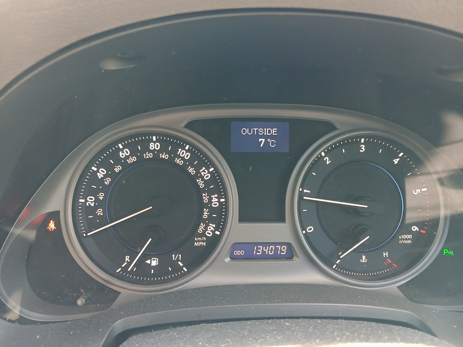 2009 Lexus IS 300 h - image 9