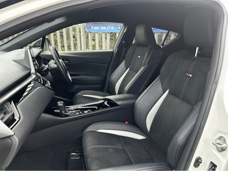 2020 Toyota C-HR - image 13