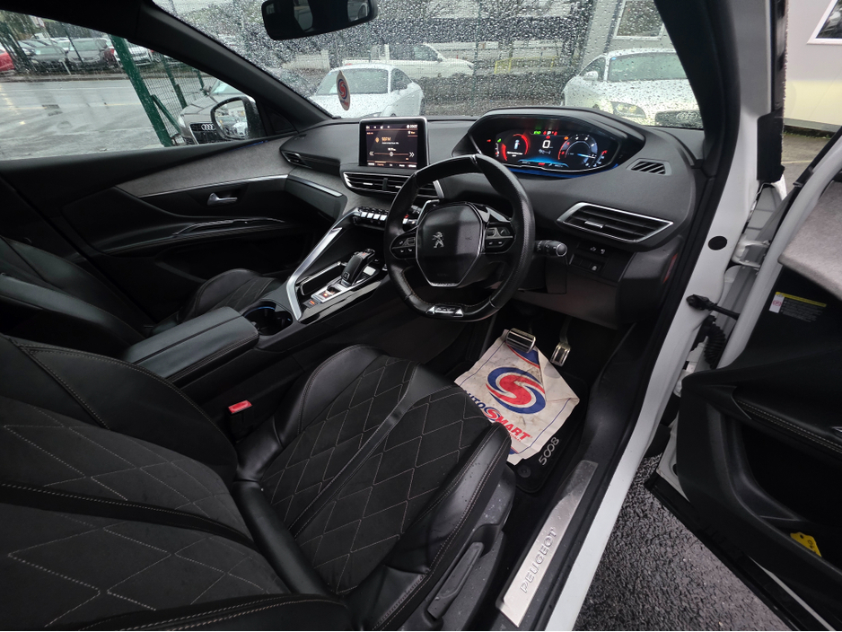 2017 Peugeot 5008 ( 172 REG ) 7 SEATER - DIGITAL DASH - CAMERA - ALLOYS - CARPLAY ANDROID AUTO EU RADIO PEARL WHITE €24,950