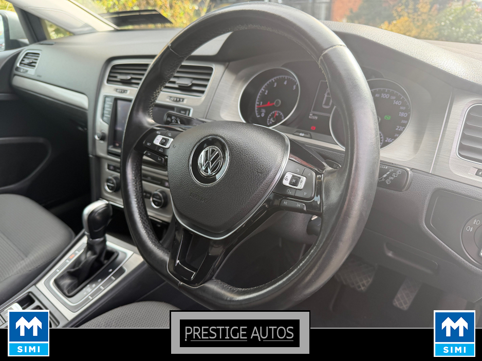 2015 Volkswagen Golf - image 13
