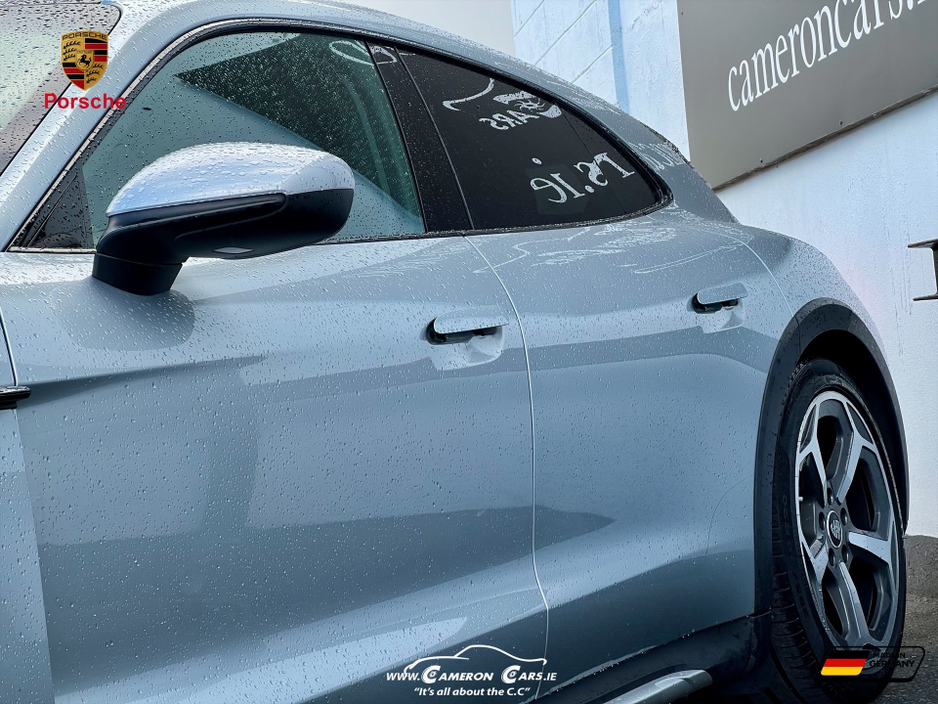 2022 Porsche Taycan - image 45