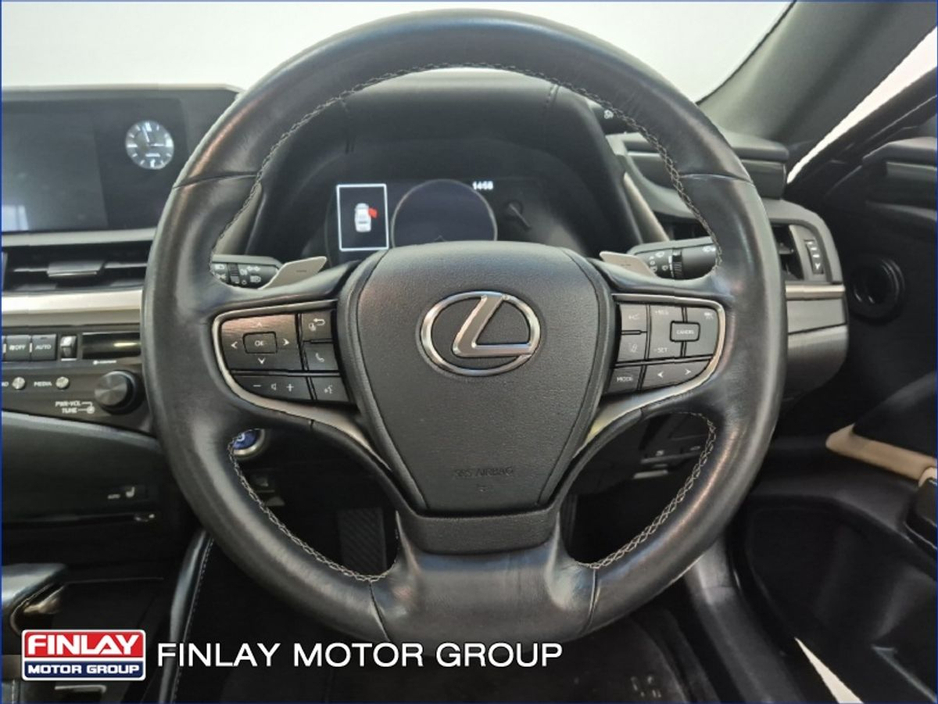 2019 Lexus ES 300 H - image 28