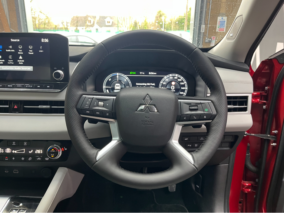 2024 Mitsubishi Outlander - image 10