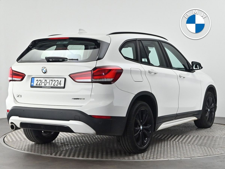2022 BMW X1 sDrive18i Sport €32,900