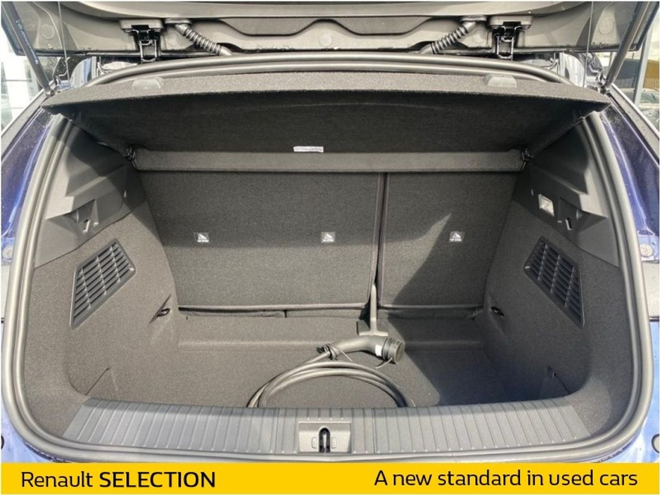 2023 Renault Megane - image 13