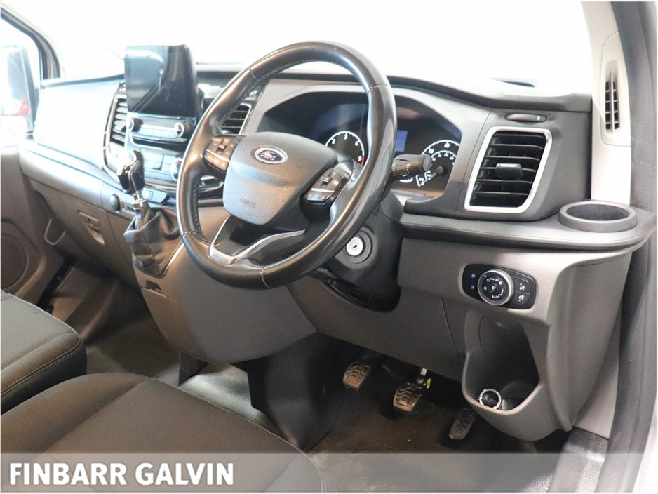 2023 Ford Transit Custom - image 5