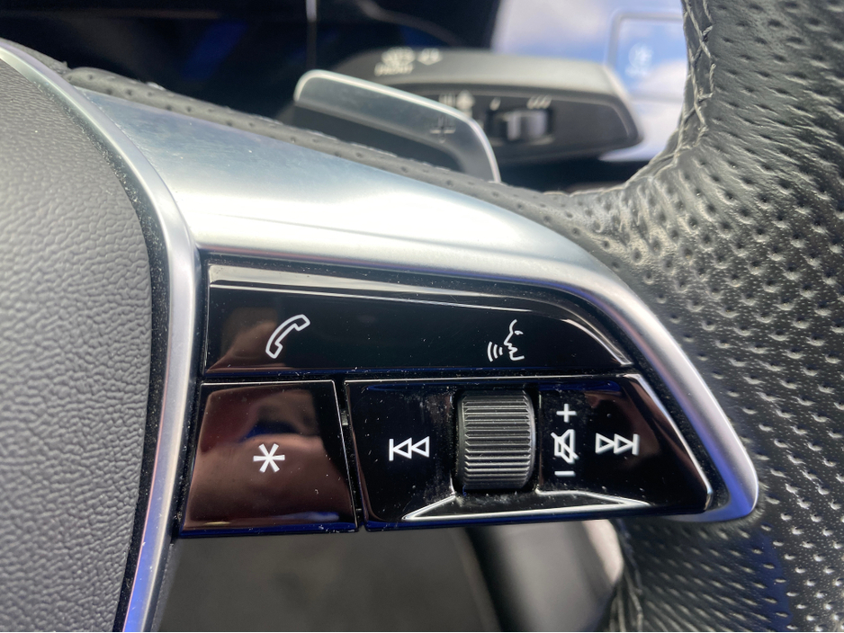 2022 Audi e-tron - image 25