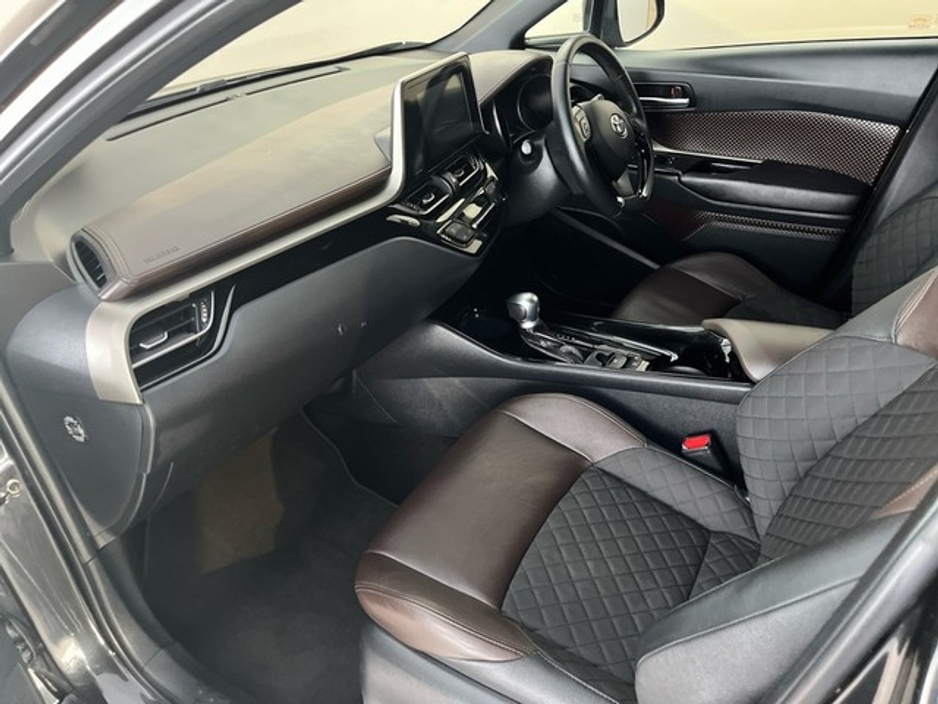 2019 Toyota C-HR - image 6