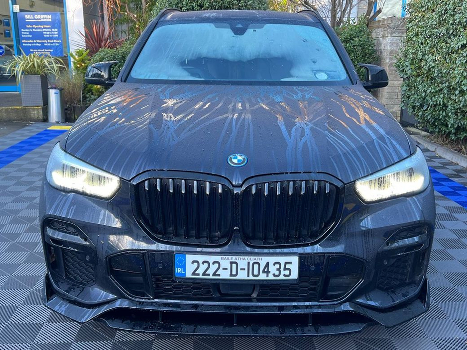 2022 BMW X5 M-SPORT COMPETITION XDRIVE45e 3.0 PLUG-IN HYBRID // APPLE CARPLAY // M COMPETITION BODYSTYLING PACKAGE // ADAPTIVE AIR SUSPENSION €52,900