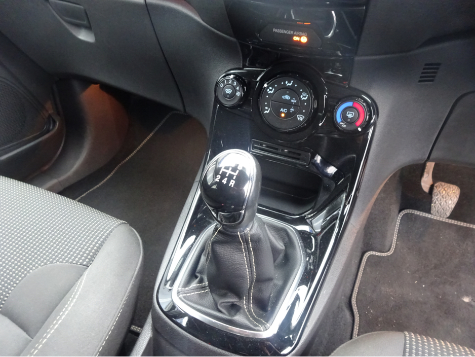 2016 Ford Fiesta TITANIUM 1.25 PETROL 60PS 5 DOOR LOW MILEAGE KEY 104 €9,950