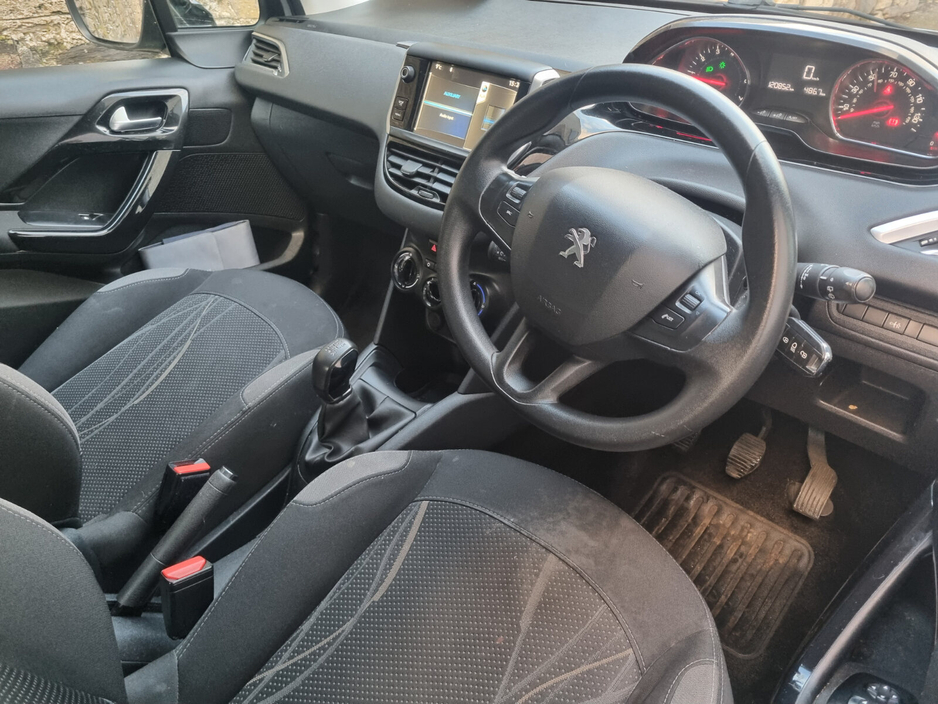 2013 Peugeot 208 1.2 VTI 82 bhp Active €3,750