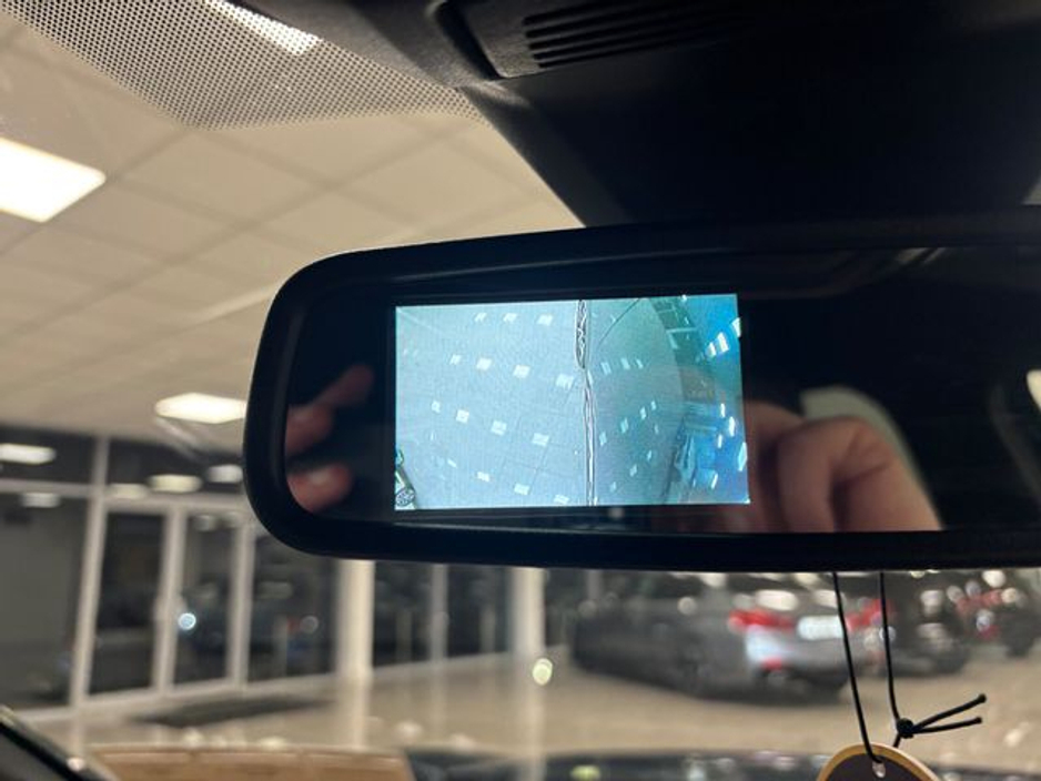 2021 Peugeot 3008 - image 8