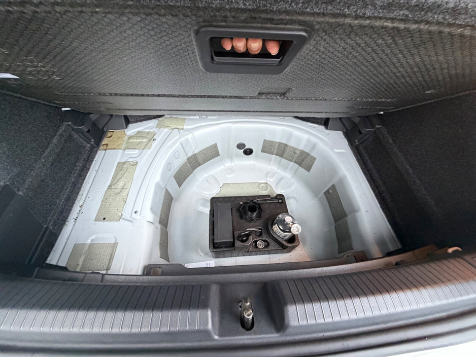 2019 Volkswagen Polo - image 9