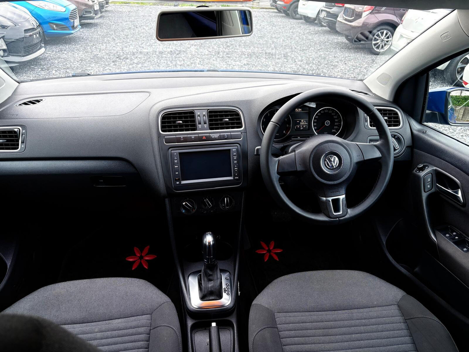 2012 Volkswagen Polo - image 8