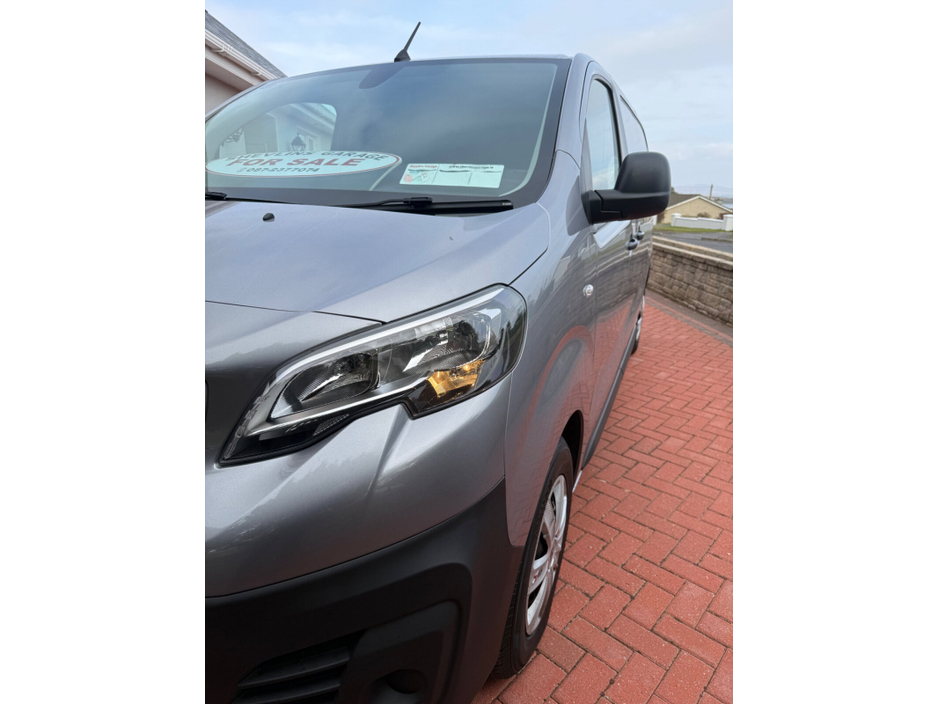 2021 Peugeot Expert - image 26