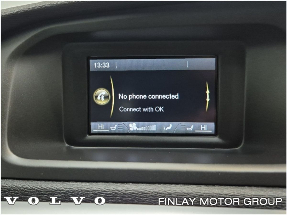 2019 Volvo V40 - image 25