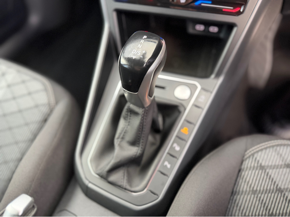 2022 Volkswagen Polo - image 22