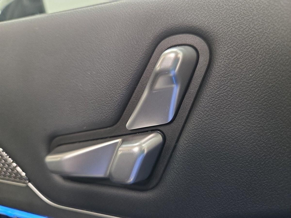 2024 BMW i7 - image 27