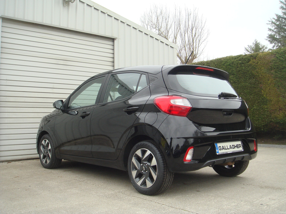 2023 Hyundai i10 - image 3