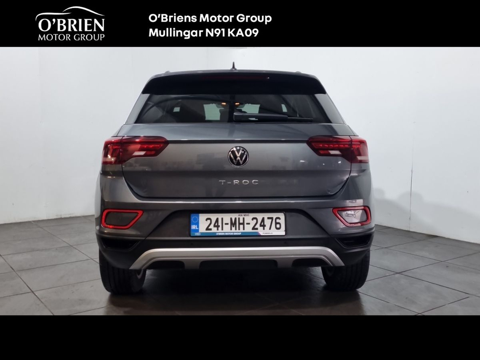 2024 Volkswagen T-Roc - image 10