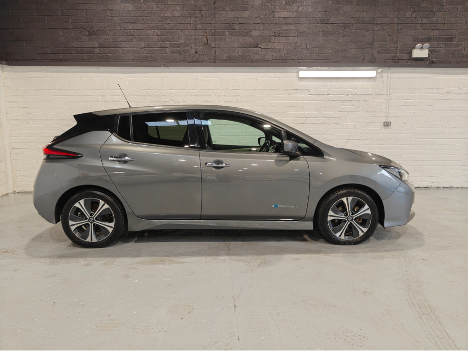 2019 Nissan Leaf - image 2