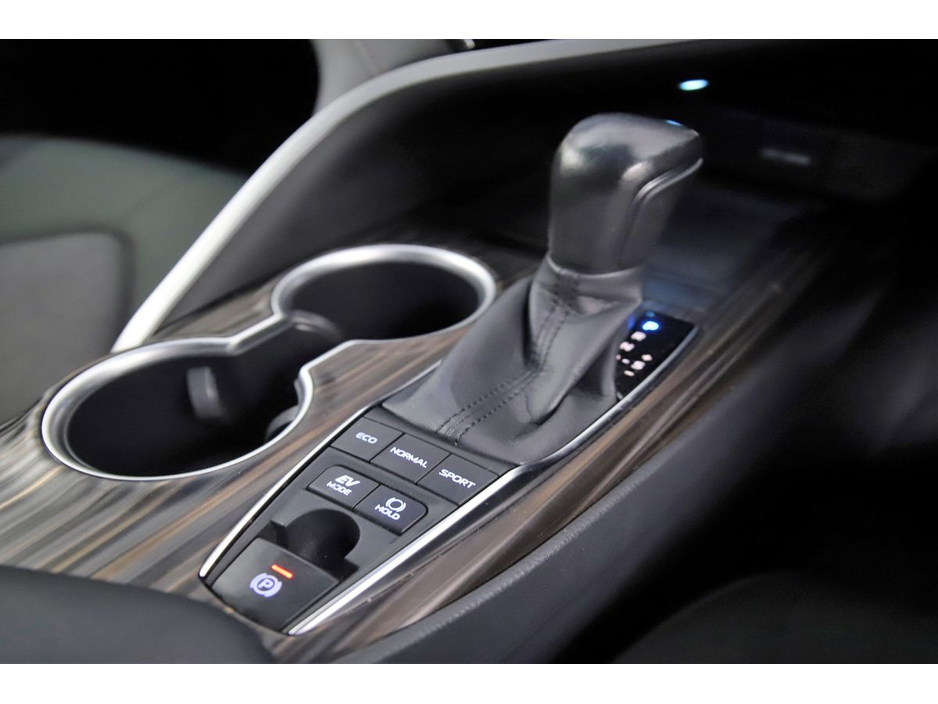 2017 Toyota Camry 2.5 HYBRID *PARK SENSORS*REVERSE CAM* €19,890