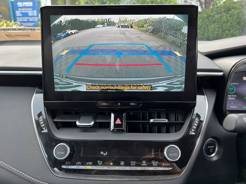 2023 Toyota Corolla - image 7