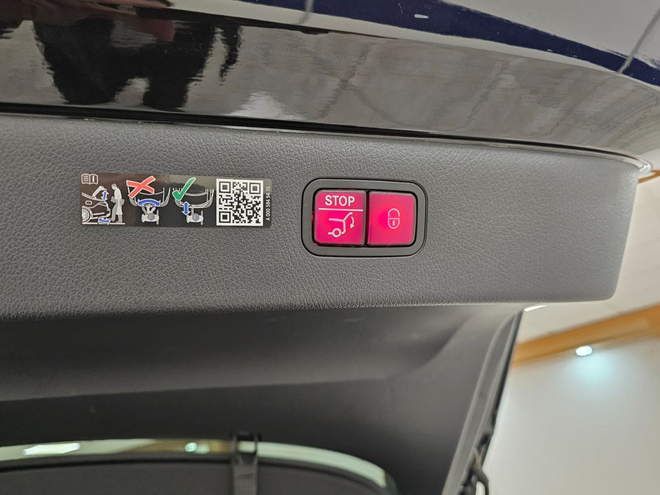 2025 Mercedes-Benz EQS - image 24