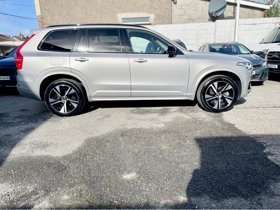 2023 Volvo XC90 - image 4