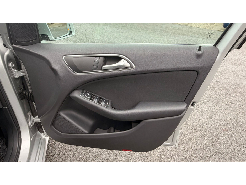 2013 Mercedes-Benz B Class  €11,000