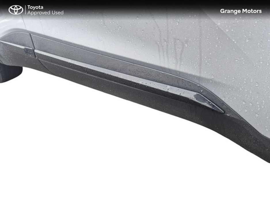 2024 Toyota C-HR - image 17