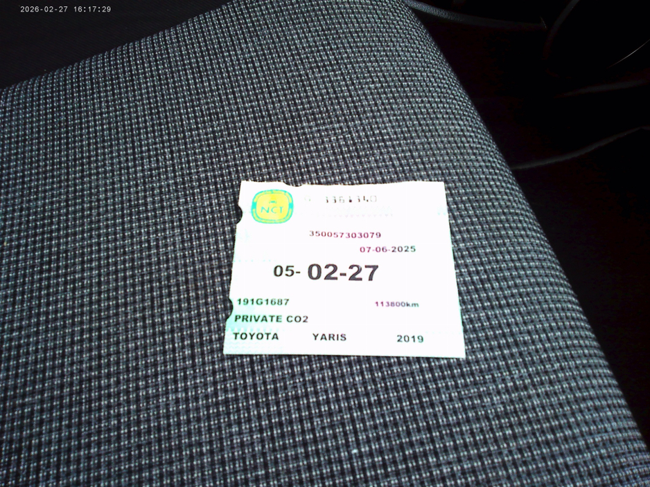 2019 Toyota Yaris - image 8