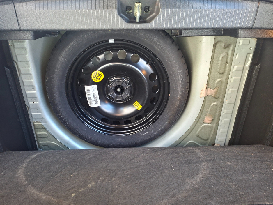 2016 Opel Corsa - image 20