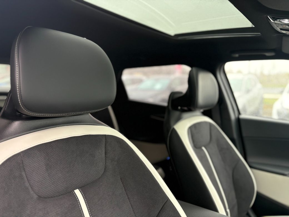 2026 Kia EV6 - image 13