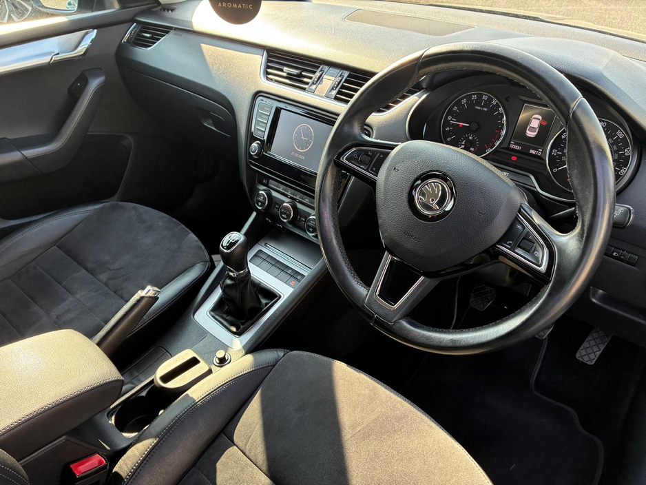 2016 Skoda Octavia - image 5