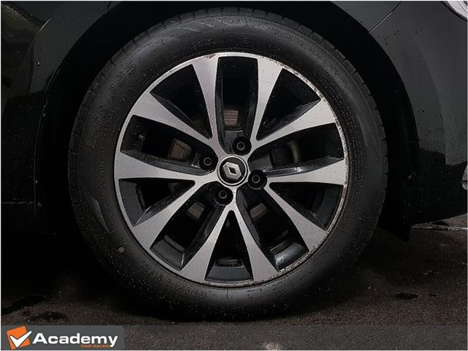 2023 Renault Clio - image 13