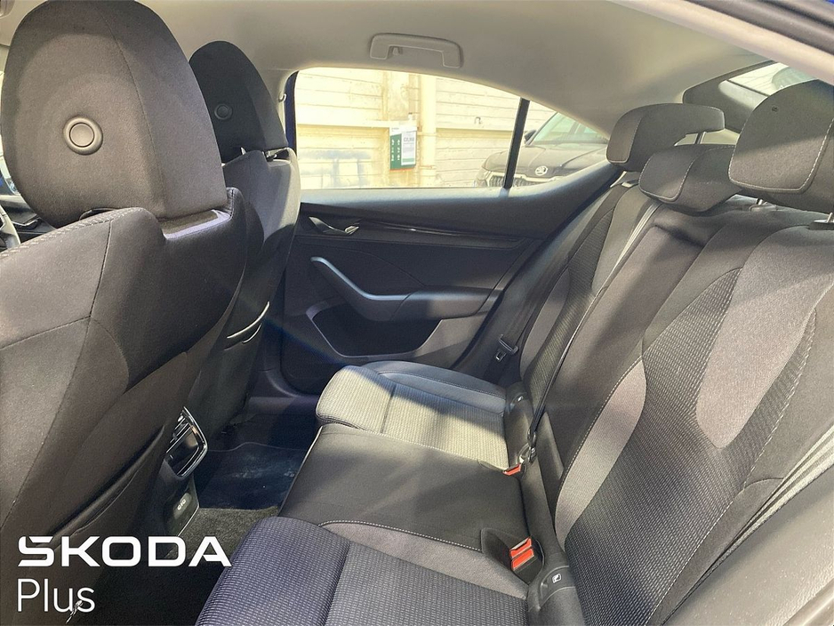 2024 Skoda Octavia - image 6