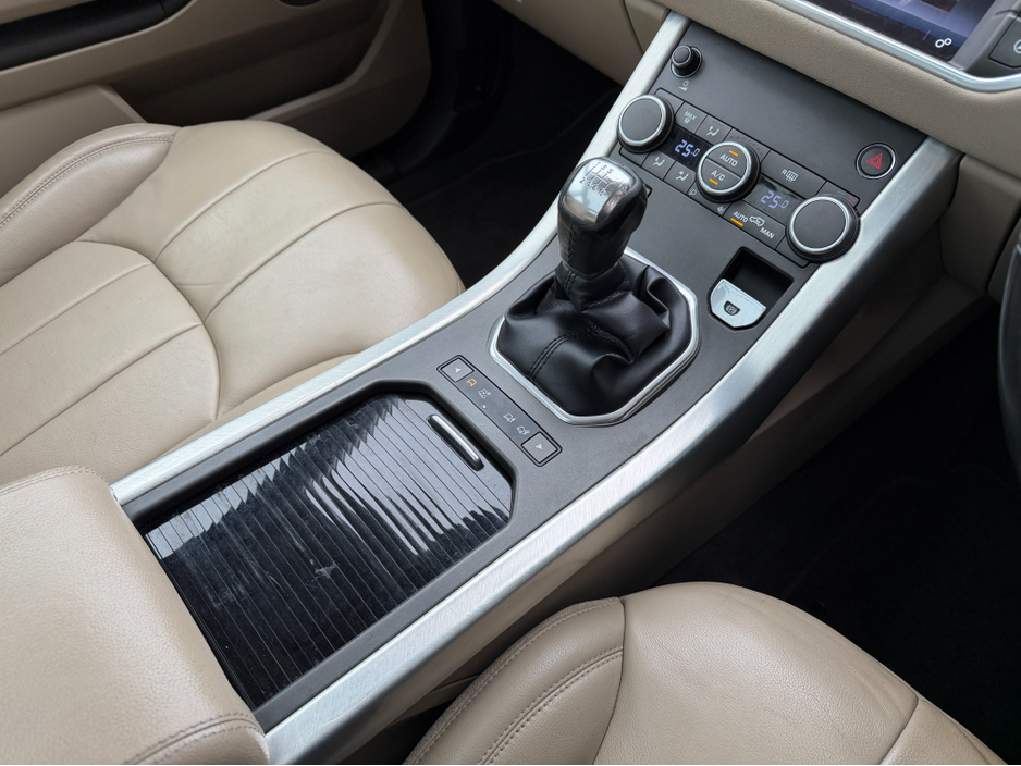 2016 Land Rover Range Rover Evoque ..PANORAMIC ROOF..BEIGE LEATHER €15,900