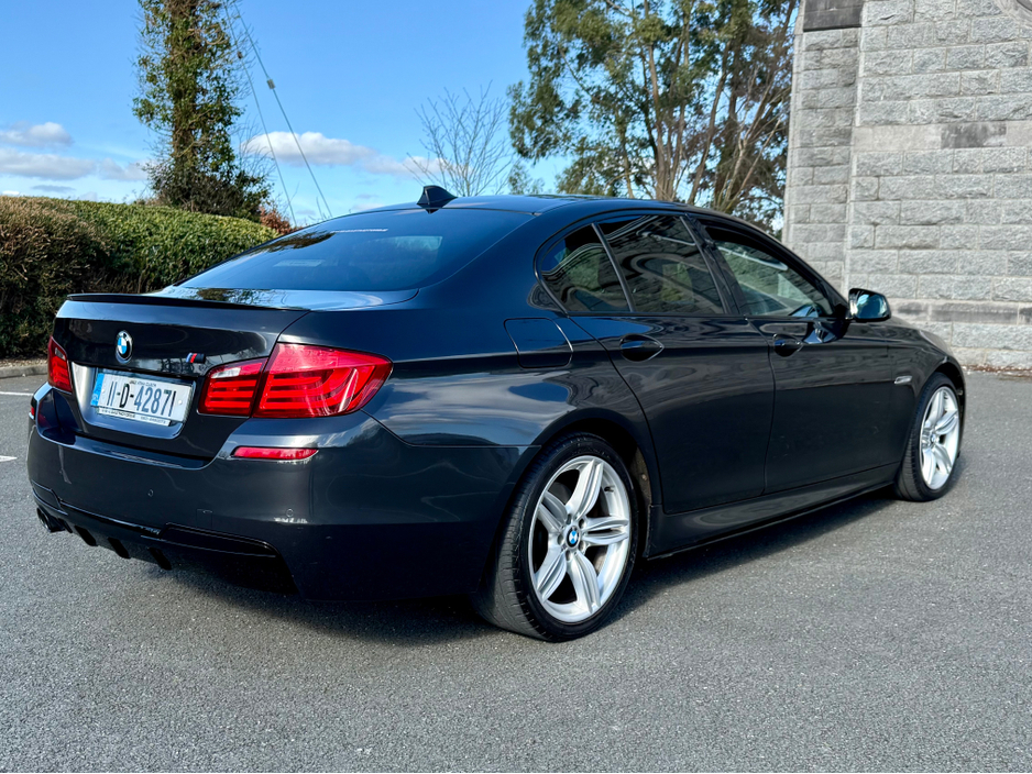 2011 BMW 5 Series - image 3