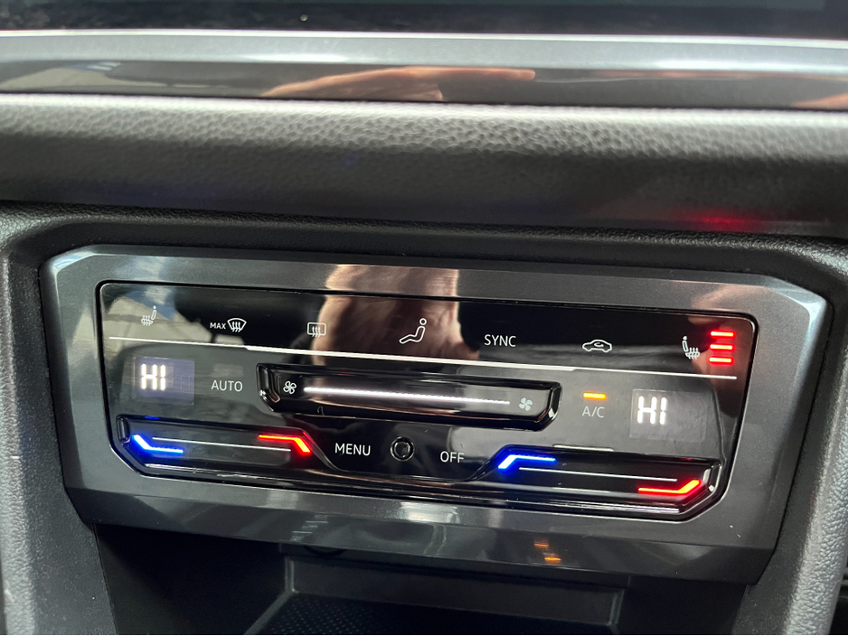 2023 Volkswagen Tiguan Allspace R-LINE 7 SEATER AUTOMATIC 2.0 TDI DIESEL //SAT NAV//ADAPTIVE CRUISE CONTROL//REVERSE CAMERA//HEATED SEATS AND STEERING WHEEL// €42,950