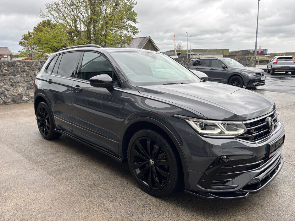 2024 Volkswagen Tiguan - image 5