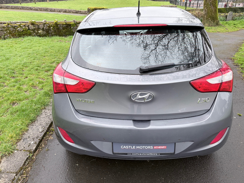 2013 Hyundai i30 - image 16