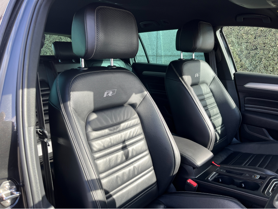 2021 Volkswagen Passat - image 13
