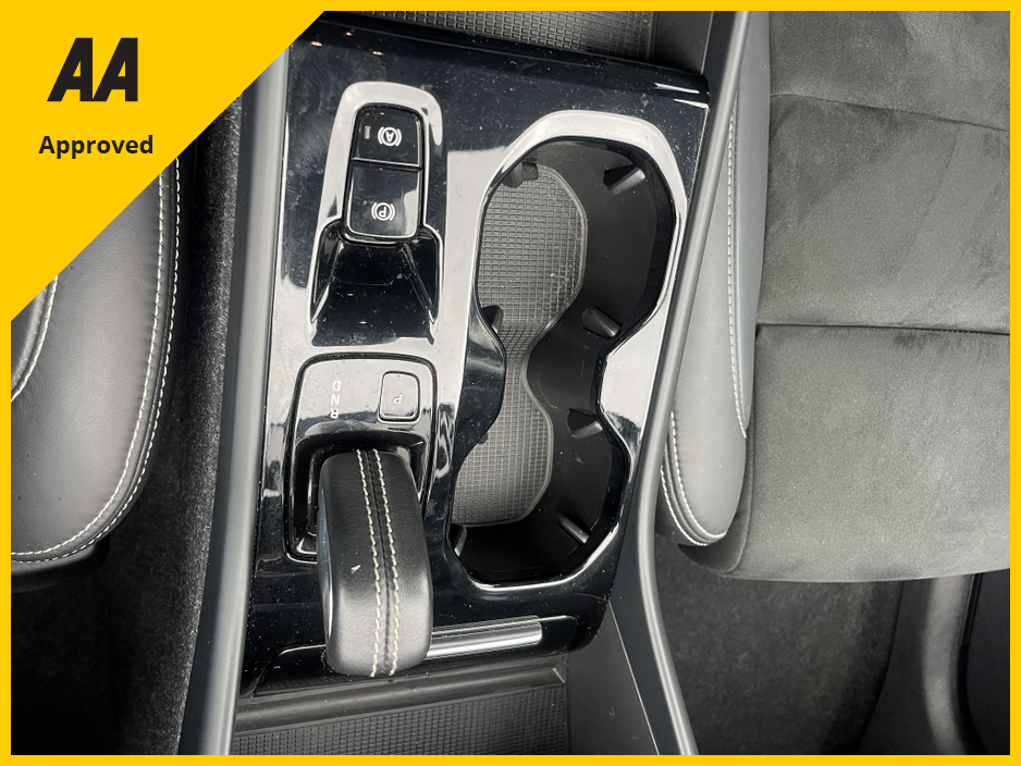 2021 Volvo XC40 R-DESIGN T4 RECHARGE FREE DELIVERY €32,750