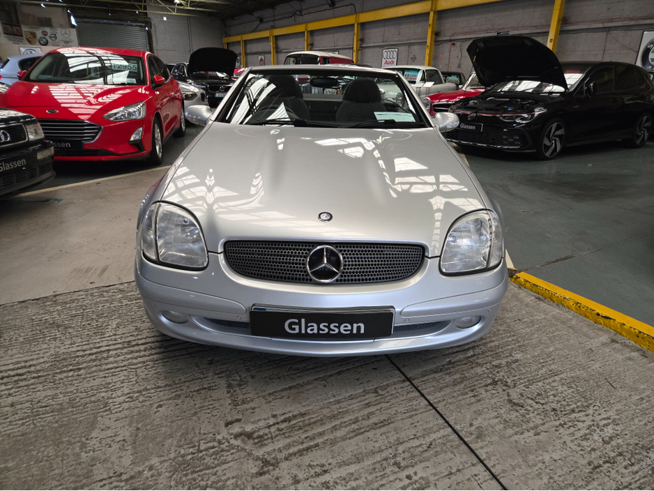 2004 Mercedes-Benz SLK Class - image 3