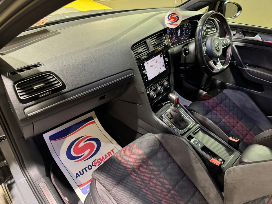 2019 Volkswagen Golf - image 14