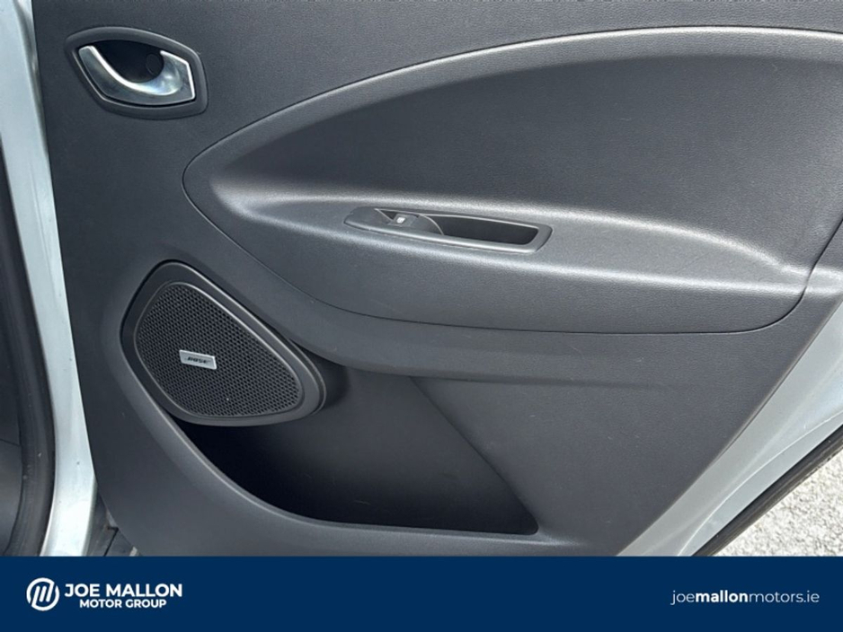 2020 Renault Zoe - image 29